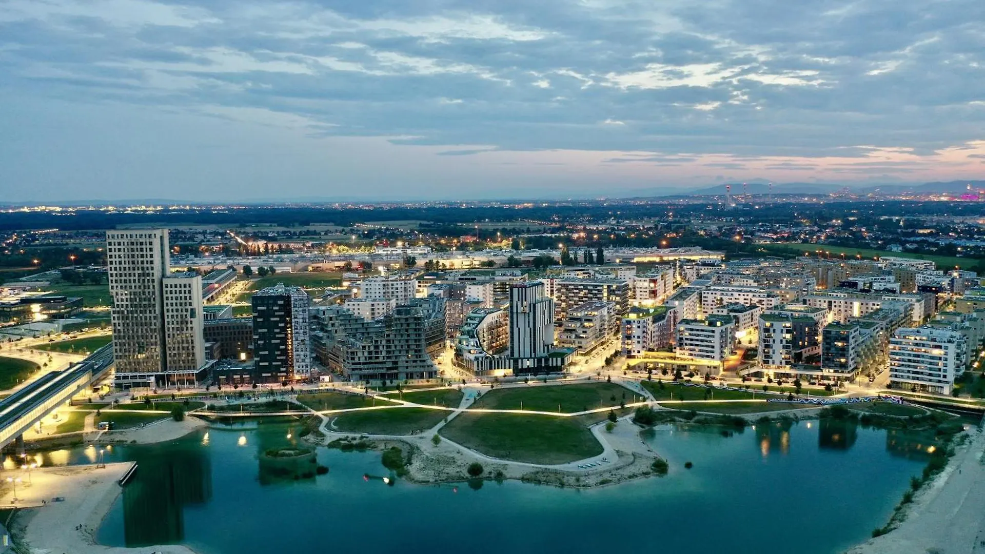 וינה First Row At The Lake Seestadt - 15 Min To City Center